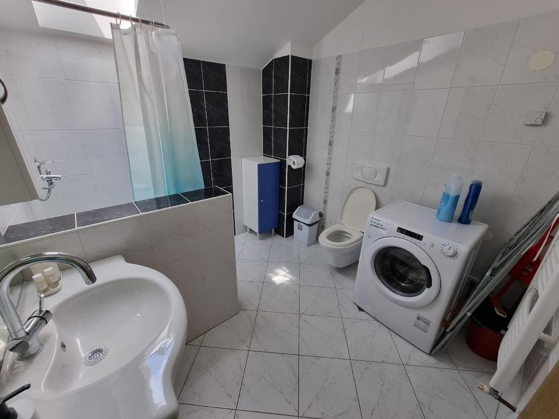 Apartma Patricija - Big Apartment For 6 톨민 외부 사진