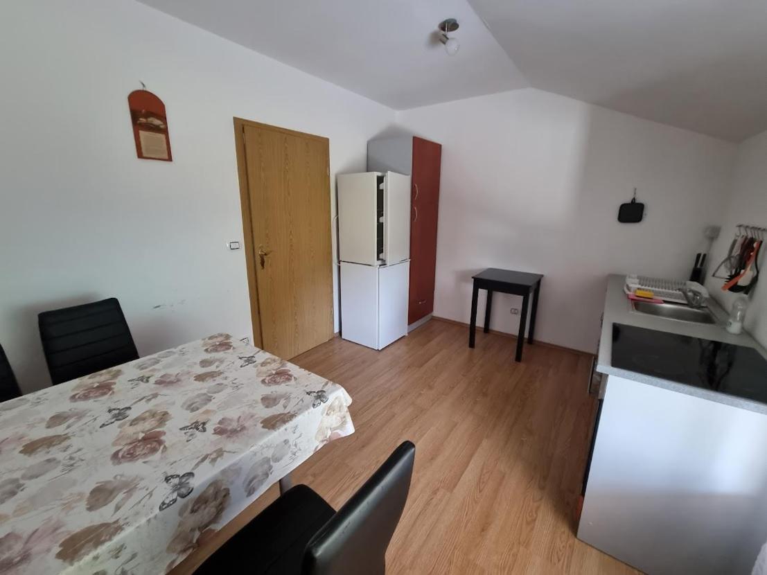 Apartma Patricija - Big Apartment For 6 톨민 외부 사진
